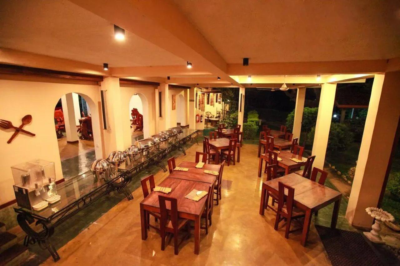 Taprospa Tissa Tissamaharama Extérieur photo